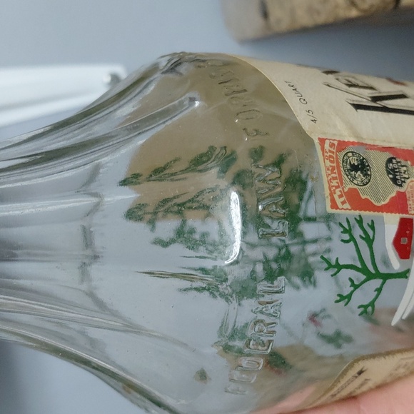 Vintage Kentucky Tavern Whiskey Bottle - Green and White - Picture 7 of 9